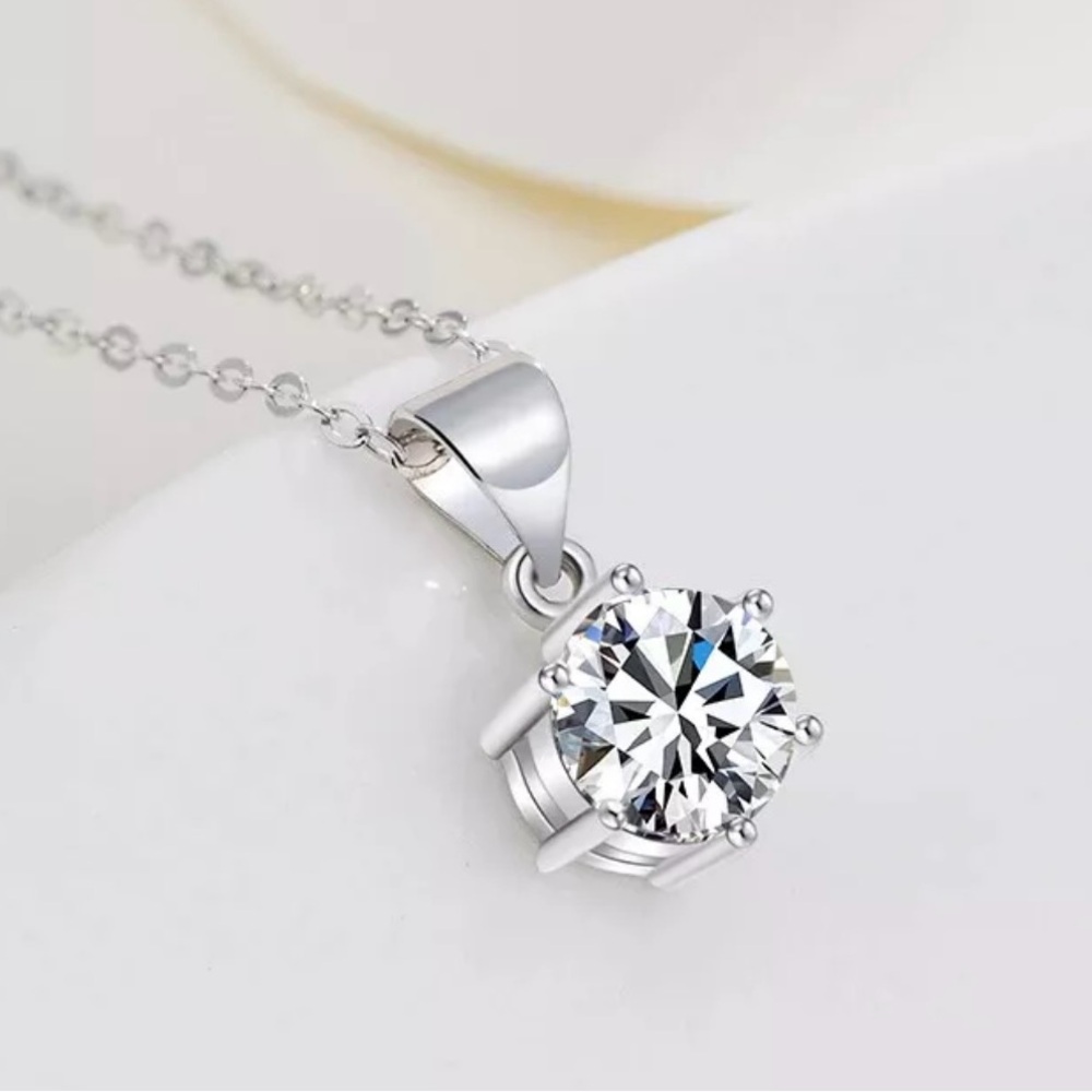 Gorgeous 2CT Moissanite Pendant Necklace 925 SS GRA certified - Picture 5 of 14